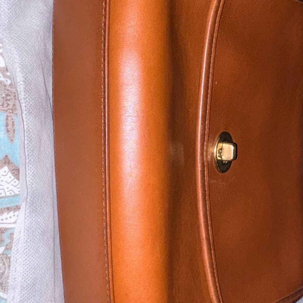 1998 VTG Coach Court British Tan 9870 - Picture 5 of 16